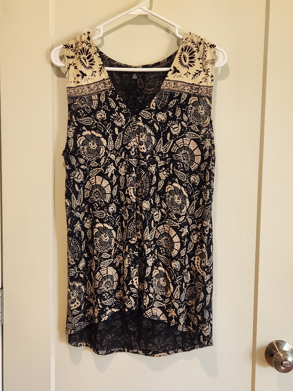 Lucky Brand Boho Floral Paisley Sleeveless Black and Cream Women's Top S